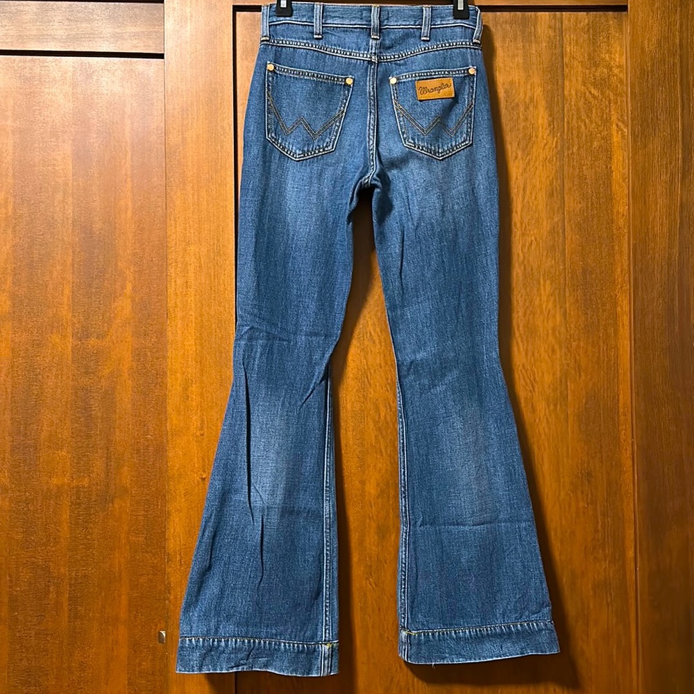 Wrangler High Rise Flare - Picture 3 of 6